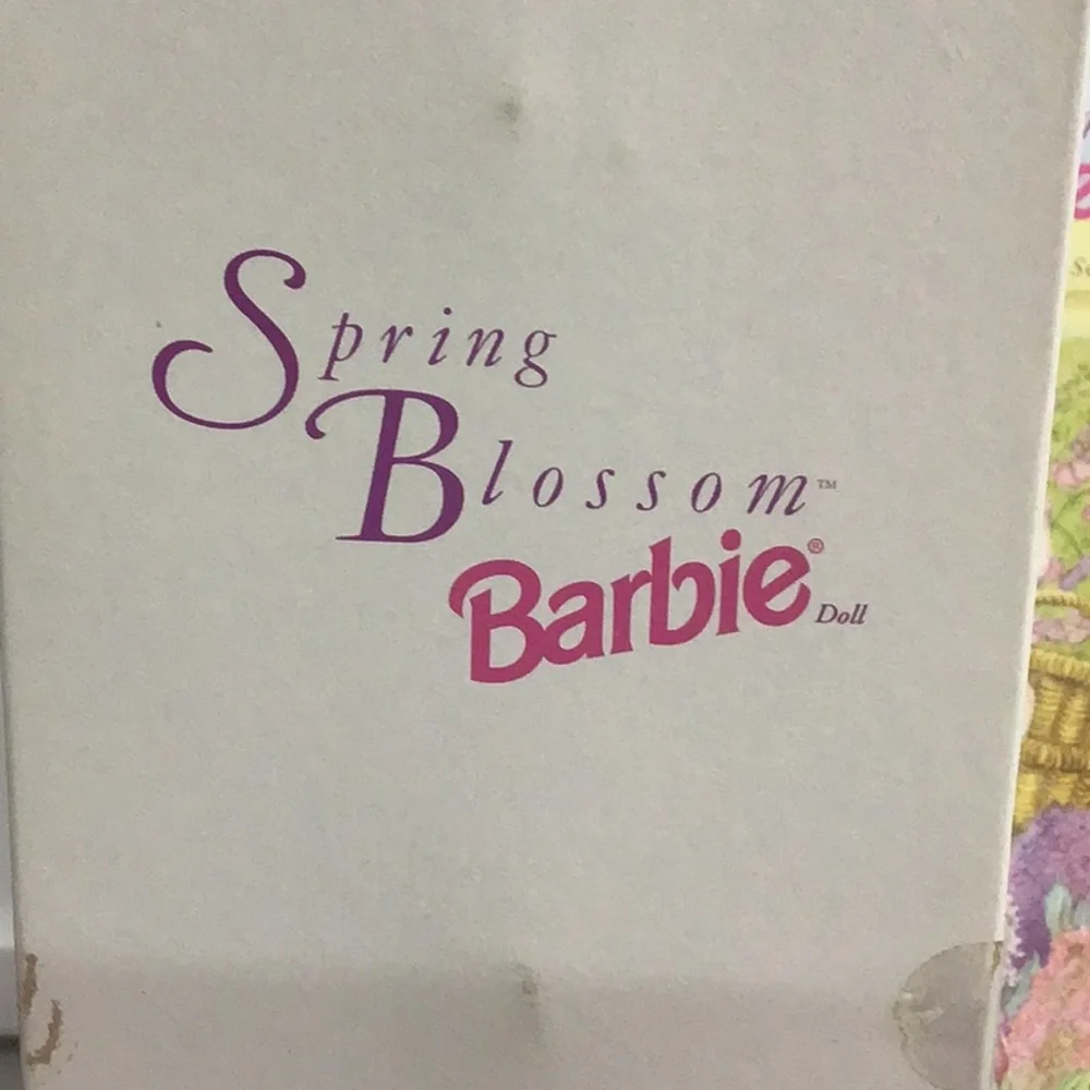 AVON BARBIE DOLL AVON EXCLUSIVE SPECIAL EDITION BARBIE DOLL - Picture 5 of 14